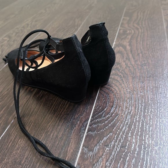 French Sole black suede lace up ballet flats. - Picture 3 of 6